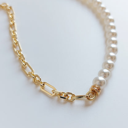 Chic and Bold Gold Link Necklace with Imitation Pearl Delight Necklace